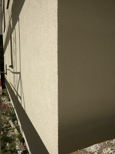 Hanes-Bau GmbH & Co. KG | Fassadendämmung WDVS | Innenputz Außenputz — Kundenfoto